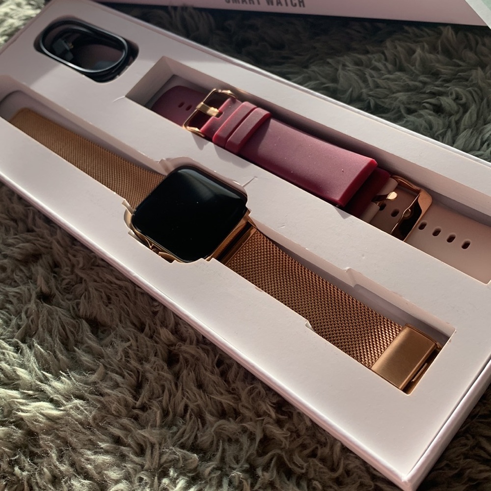 Smartwatch - Picture 2 of 3